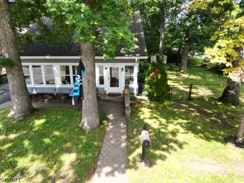4 Birch Ln, Rainbow Lakes, NJ 07834 - #2