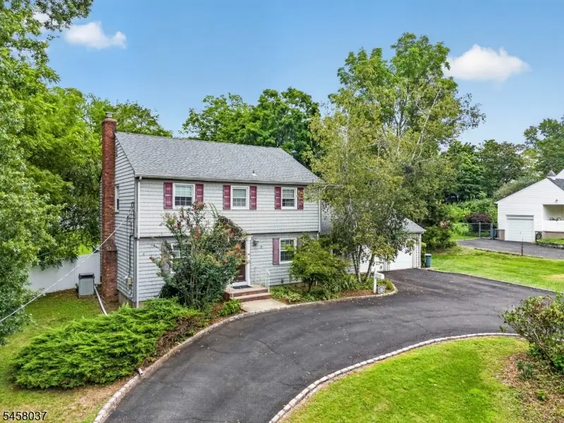 162 W Hobart Gap Rd, Livingston, NJ 07039 - #1
