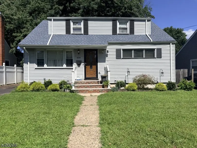 809 Rodgers Ct, Rahway, NJ 07065 - #1