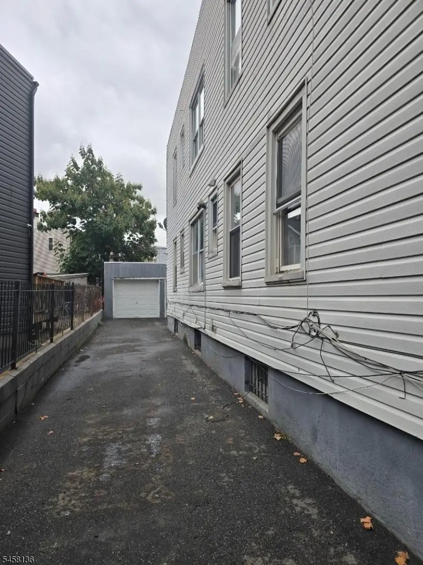 93-95 Hawkins St #4, Newark, NJ 07105 - #3
