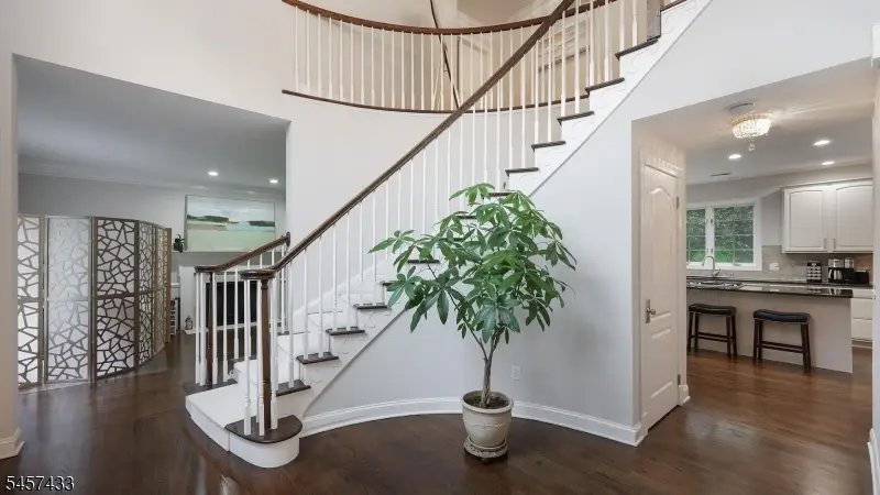 8 Downingtown Ct, Warren, NJ 07059 - #3