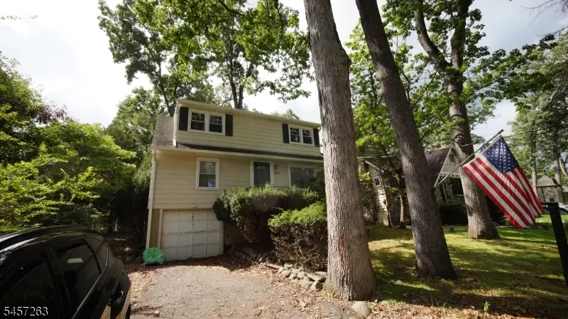 163 Chestnut Dr, Packanack Lake, NJ 07470 - #2