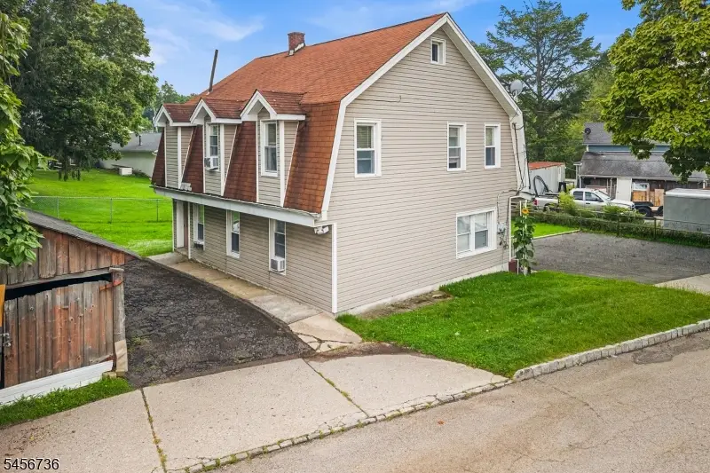 4 Hellers Ln, Lake Hopatcong, NJ 07849 - #2