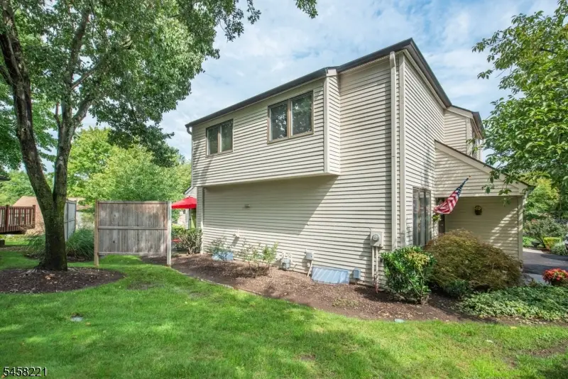 45 Stonegate Dr, Roseland, NJ 07068 - #3