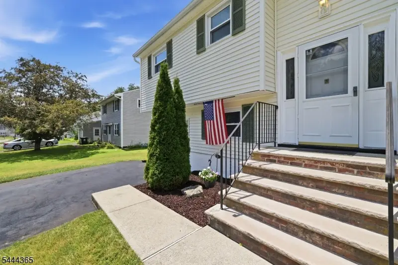9 Brearly Cres, Flanders, NJ 07836 - #3