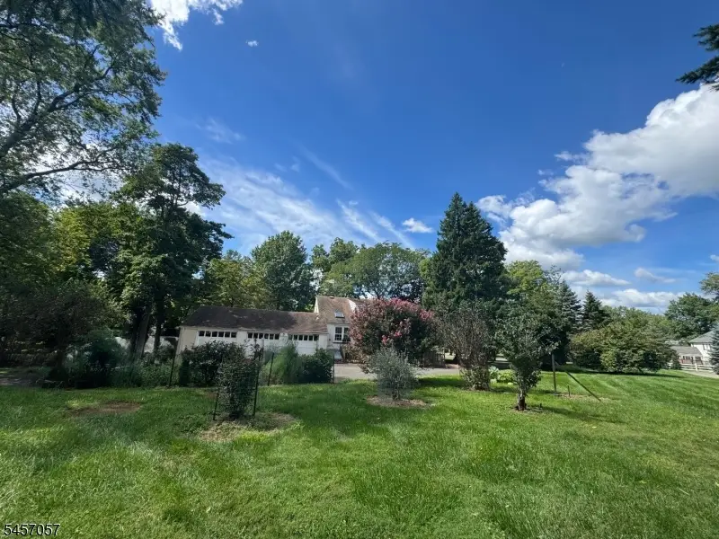 5 Oakura Ln, Pluckemin, NJ 07921 - #2