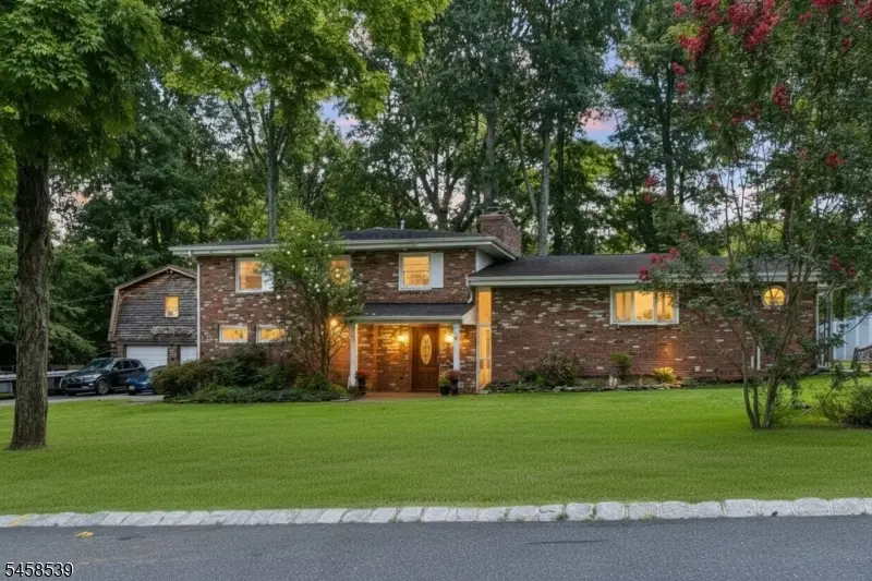 15 Tysley St, Bernardsville, NJ 07924 - #1