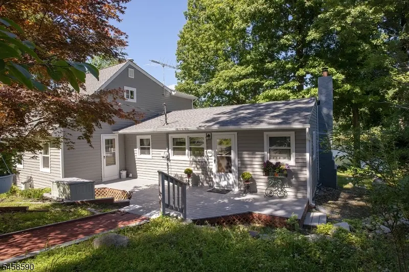 915 Plymouth Lake Dr, Stillwater, NJ 07860 - #2
