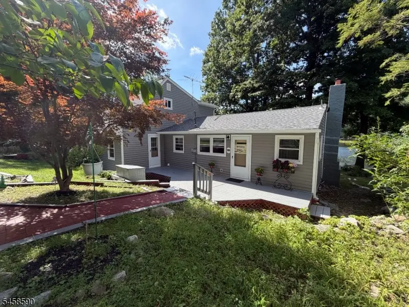 915 Plymouth Lake Dr, Stillwater, NJ 07860 - #3