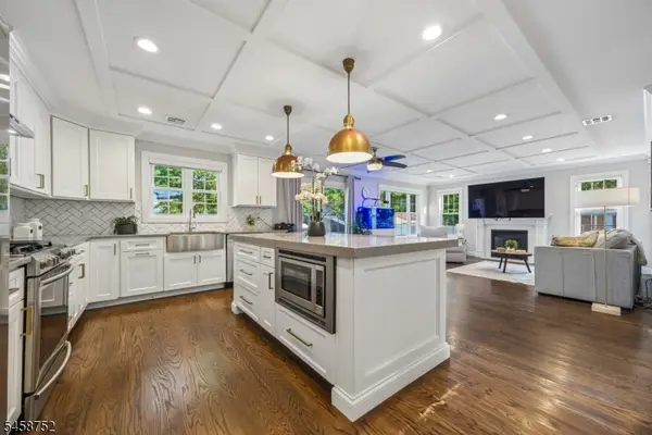9 Burnet Hill Rd, Livingston Twp., NJ 07039