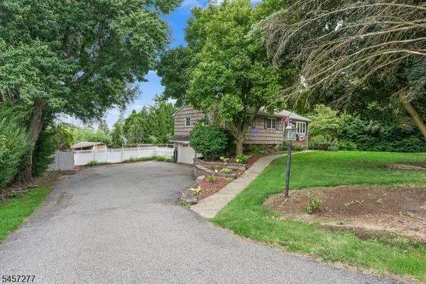 5 Mott Dr, Vernon Twp., NJ 07462