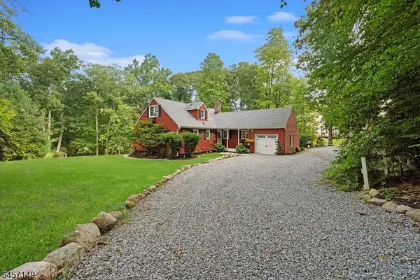 94 Marion Ave, Kinnelon Boro, NJ 07405