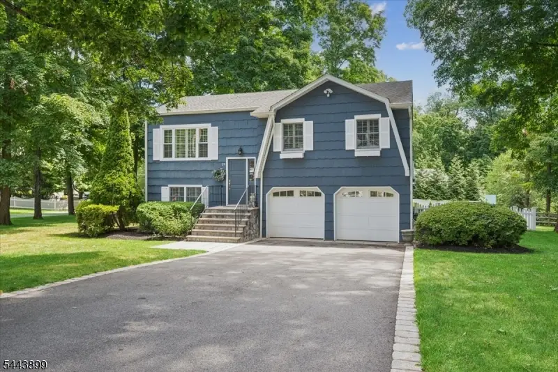 29 Hillside Ter, Basking Ridge, NJ 07920 - #1