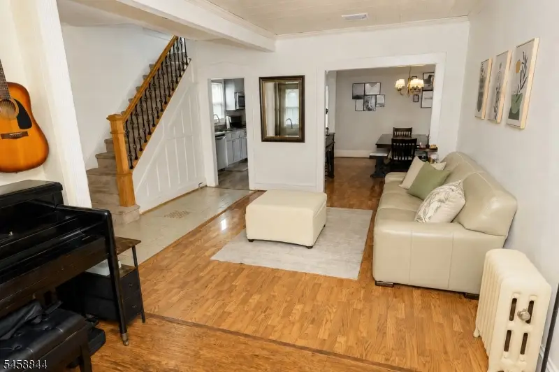126 Post Ave, Lyndhurst, NJ 07071 - #3