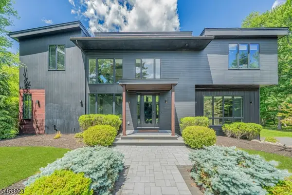 176 Edson Ter, Franklin Lakes Boro, NJ 07417