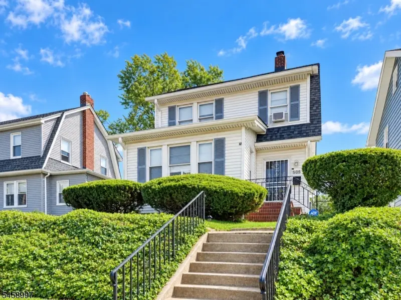606 E 3rd Ave, Roselle, NJ 07203 - #1