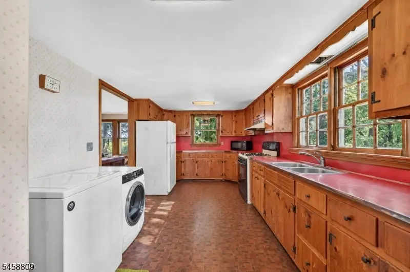 261 Willow Rd, Belle Mead, NJ 08844 - #3
