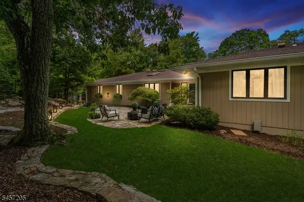 45 Brush Hill Rd, Kinnelon Boro, NJ 07405