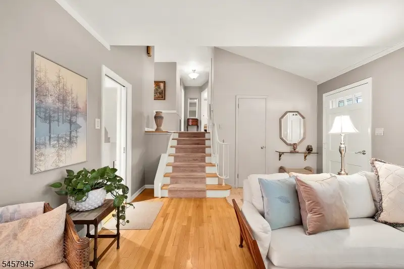 32 Gordon Pl, New Providence, NJ 07974 - #3