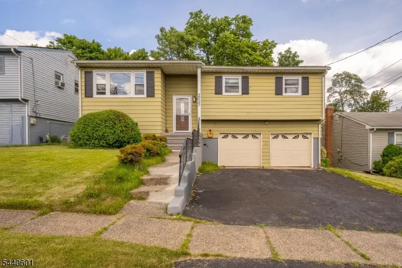 2037 Tampa Ter, Union, NJ 07083 - #1