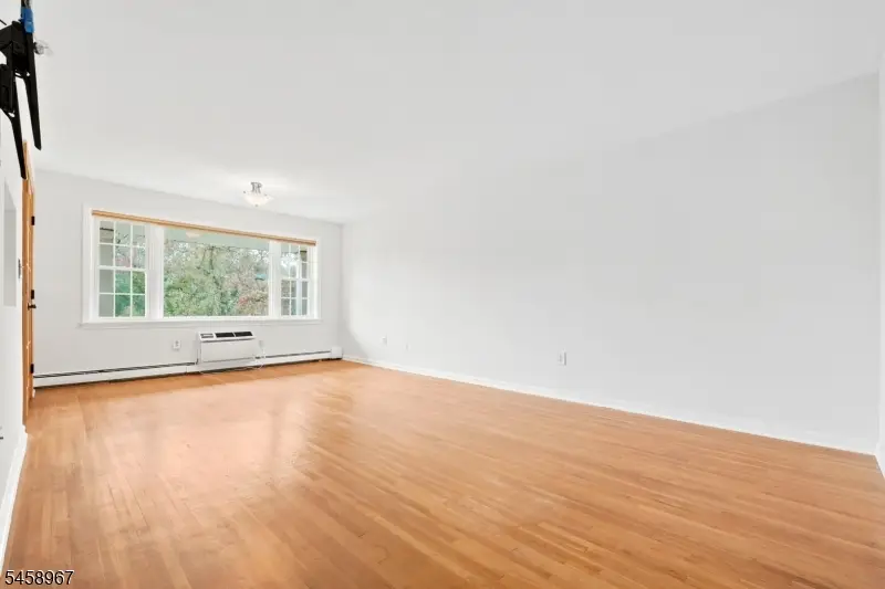605 Grove St #8, Clifton, NJ 07013 - #3