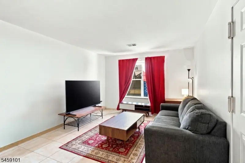 272 Walnut St #5D, Newark, NJ 07105 - #2