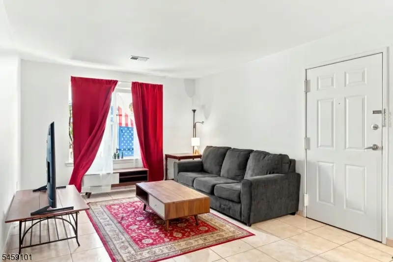 272 Walnut St #5D, Newark, NJ 07105 - #3