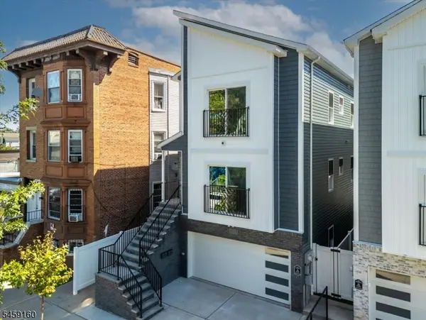 192 Amherst St, East Orange City, NJ 07018