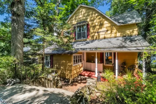 439 Lakeside Blvd, Hopatcong Boro, NJ 07843