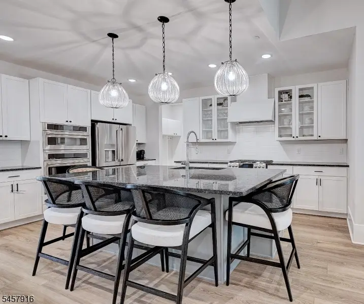 18 Hillandale Dr, Mendham, NJ 07945 - #3