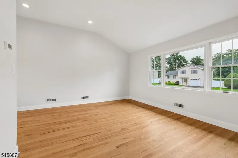 11 Suburban Rd, Clark, NJ 07066 - #2