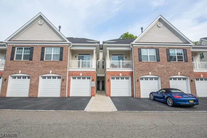 106 Autumn Ct, Little Falls, NJ 07424 - #2