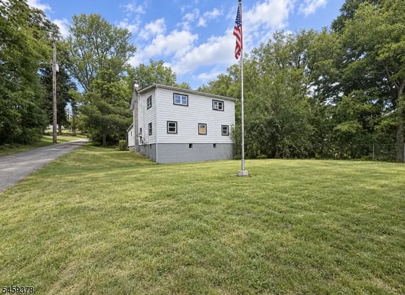 4 Robin Hill Ln, Hampton, NJ 08827 - #1