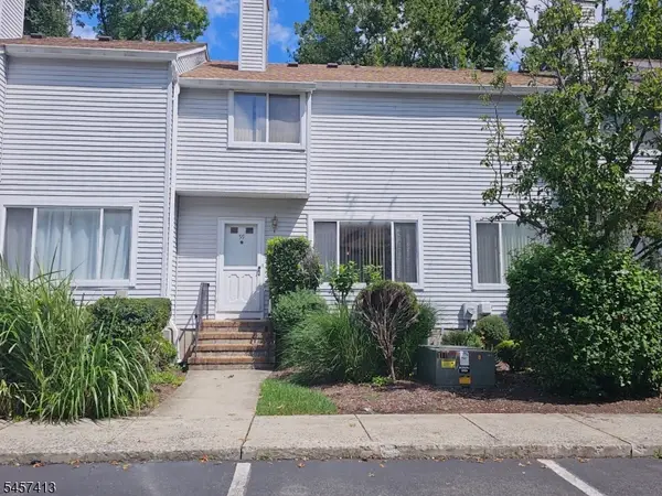 59 Woodland Dr, Roselle Boro, NJ 07203