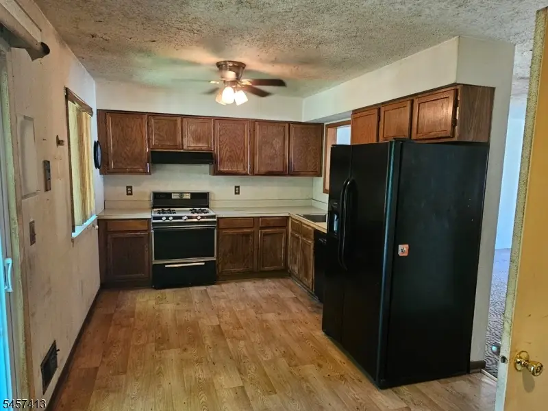 59 Woodland Dr, Roselle, NJ 07203 - #2