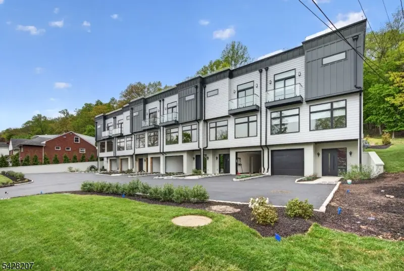 522 Valley Rd #3, Clifton, NJ 07013 - #3