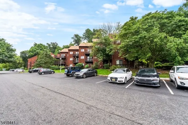 4 Brandywine Ct #8, Vernon Twp., NJ 07462