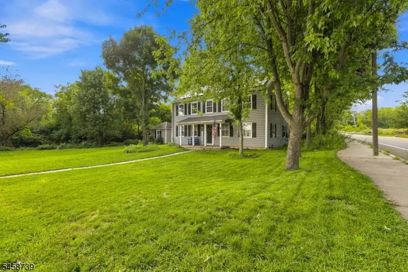 512 N Main St, Stewartsville, NJ 08886 - #1