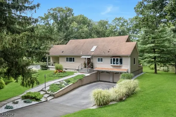 25 Bryers Ln, Upper Saddle River Boro, NJ 07458