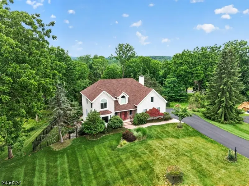 6 Chaucer Dr, Clinton, NJ 08801 - #2