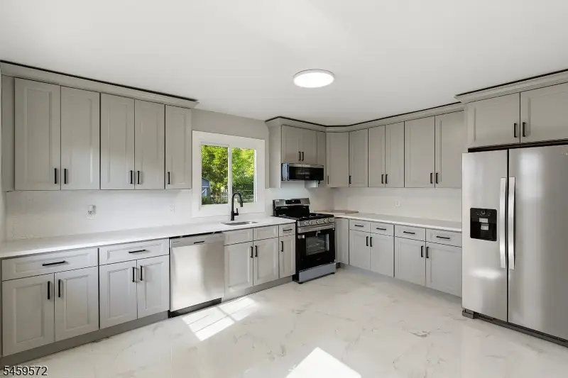 26 W 2nd St, Florence, NJ 08518 - #2
