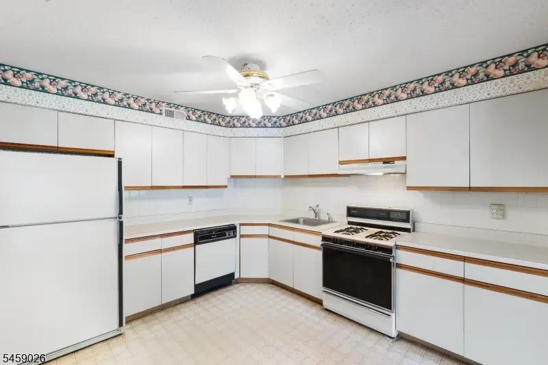 228 Drake Ln #228, Roxbury, NJ 07852 - #3