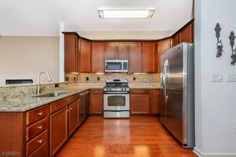 208 Welsh Pl, Morris Plains, NJ 07950 - #3
