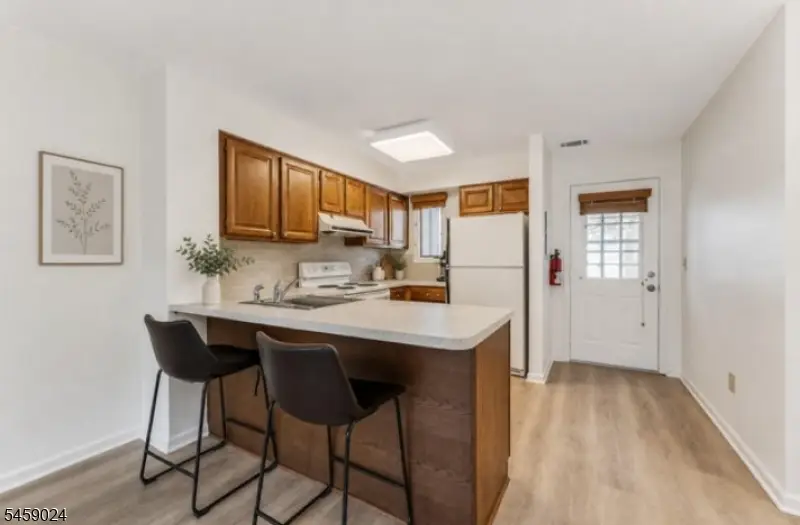 7 Westchester Ter, Clinton, NJ 08801 - #2
