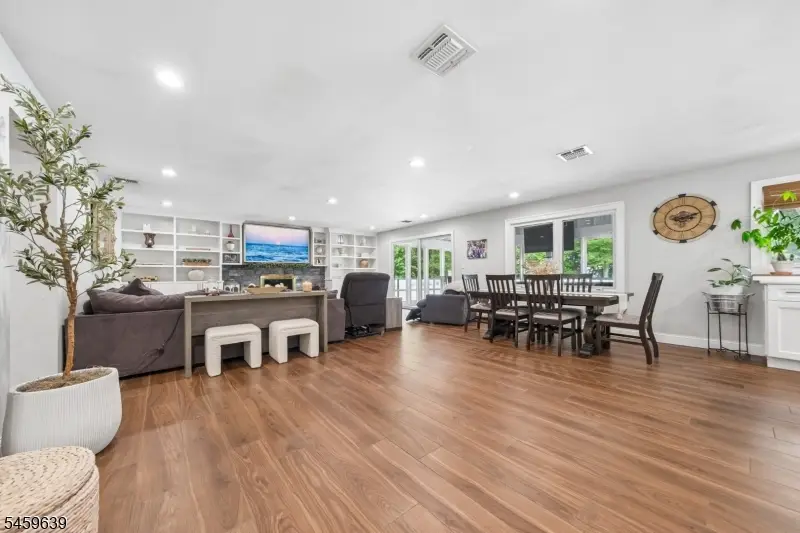 41 Carlos Dr, Fairfield, NJ 07004 - #3