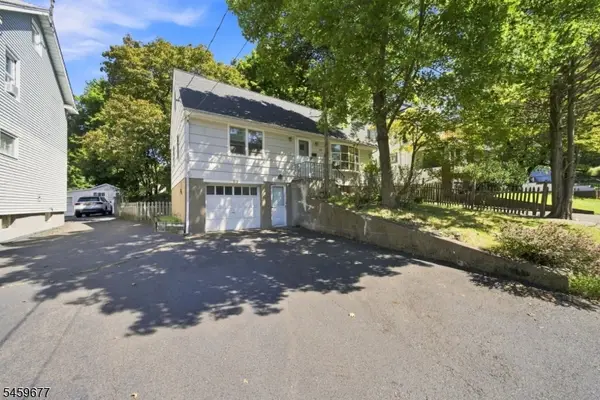 53 Payne Ave, Midland Park Boro, NJ 07432