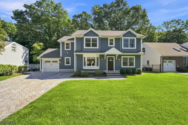 122 Spruce St, Midland Park Boro, NJ 07432