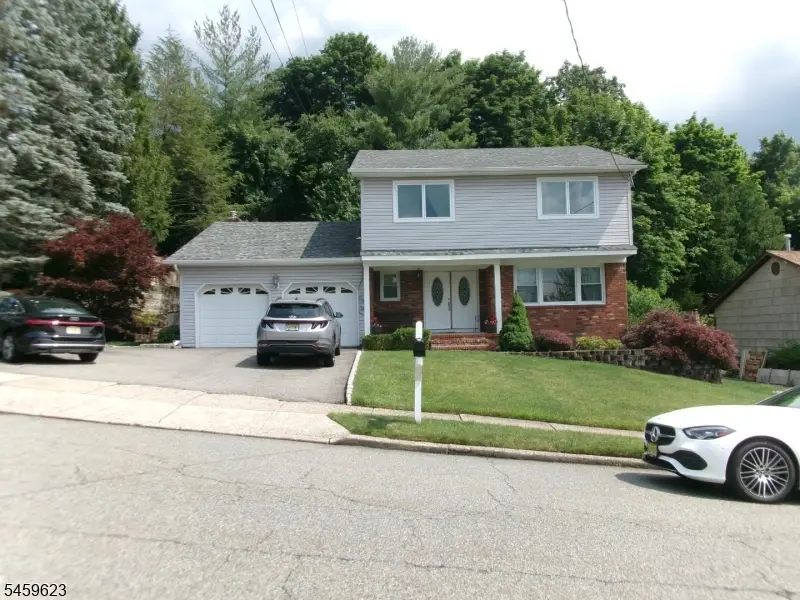 12 Wolfe Dr, Wanaque, NJ 07465 - #1