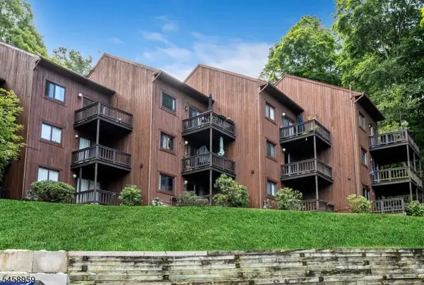 3 Davos Dr #4, Vernon Twp., NJ 07462