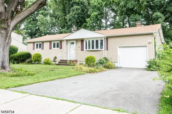 28 Overlook Dr, Jefferson Twp., NJ 07438